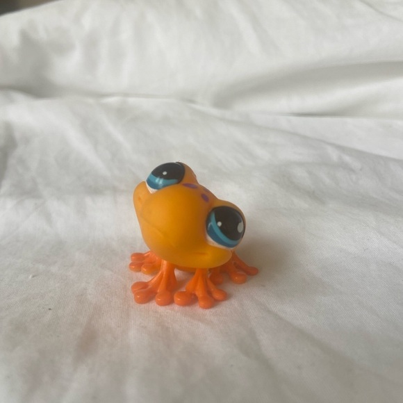 Littlest Pet Shop #874 TREE FROG Orange with Purple Spots - Picture 14 of 14